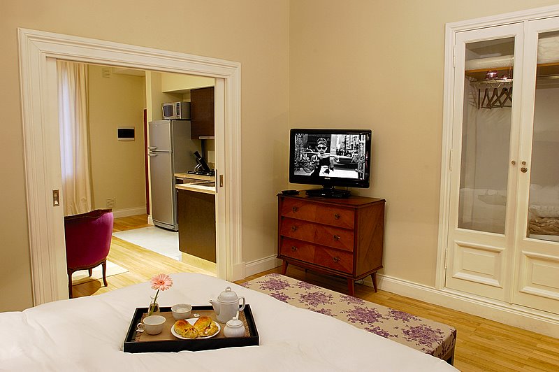 Suite 1C